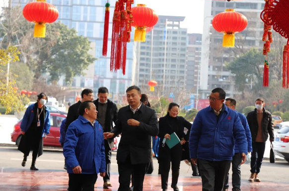 成都市武侯区委王毅副书记一行走访调研成都万搏（中国）万搏集团