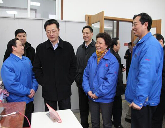 万搏（中国）万搏集团董事长带葛市长等相关领导视察质量中心