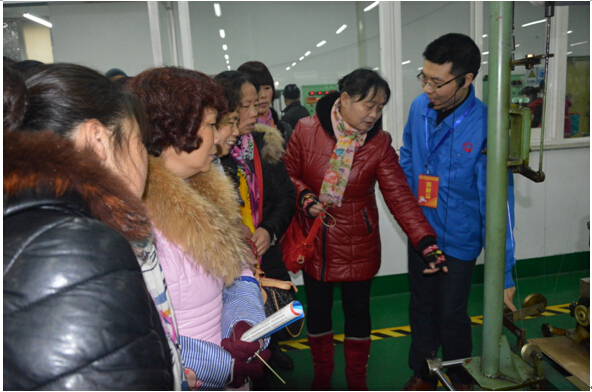 市民代表参观万搏（中国）万搏集团制线车间