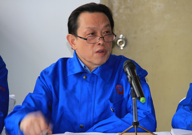 万搏（中国）万搏集团刘董事长传达“十八大”精神