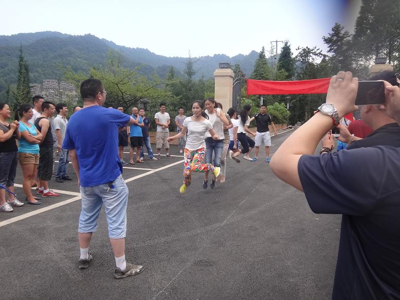 万搏（中国）万搏集团营销中心跳绳活动