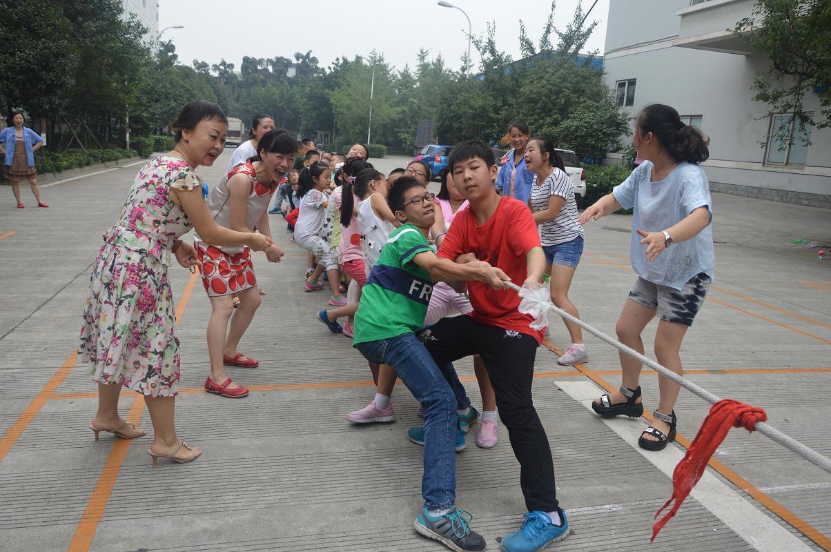 2015年万搏（中国）万搏暑假班趣味运动会之拔河比赛