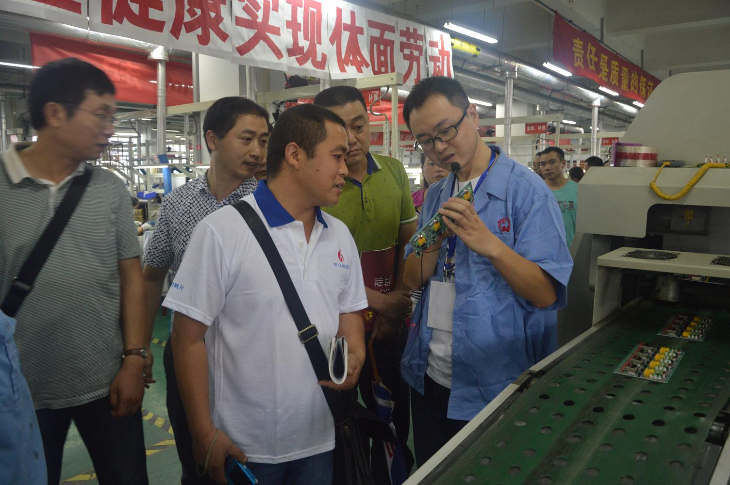 彭州市委组织部组织企业党建代表到成都万搏（中国）万搏集团考察党建工作