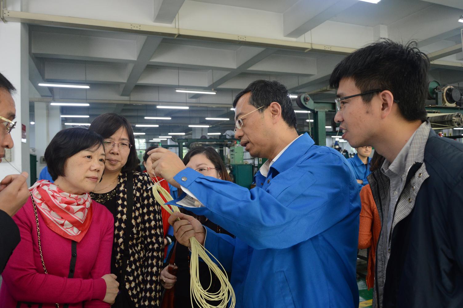 西南财经大学宁波企业家总裁班到成都万搏（中国）万搏集团参观