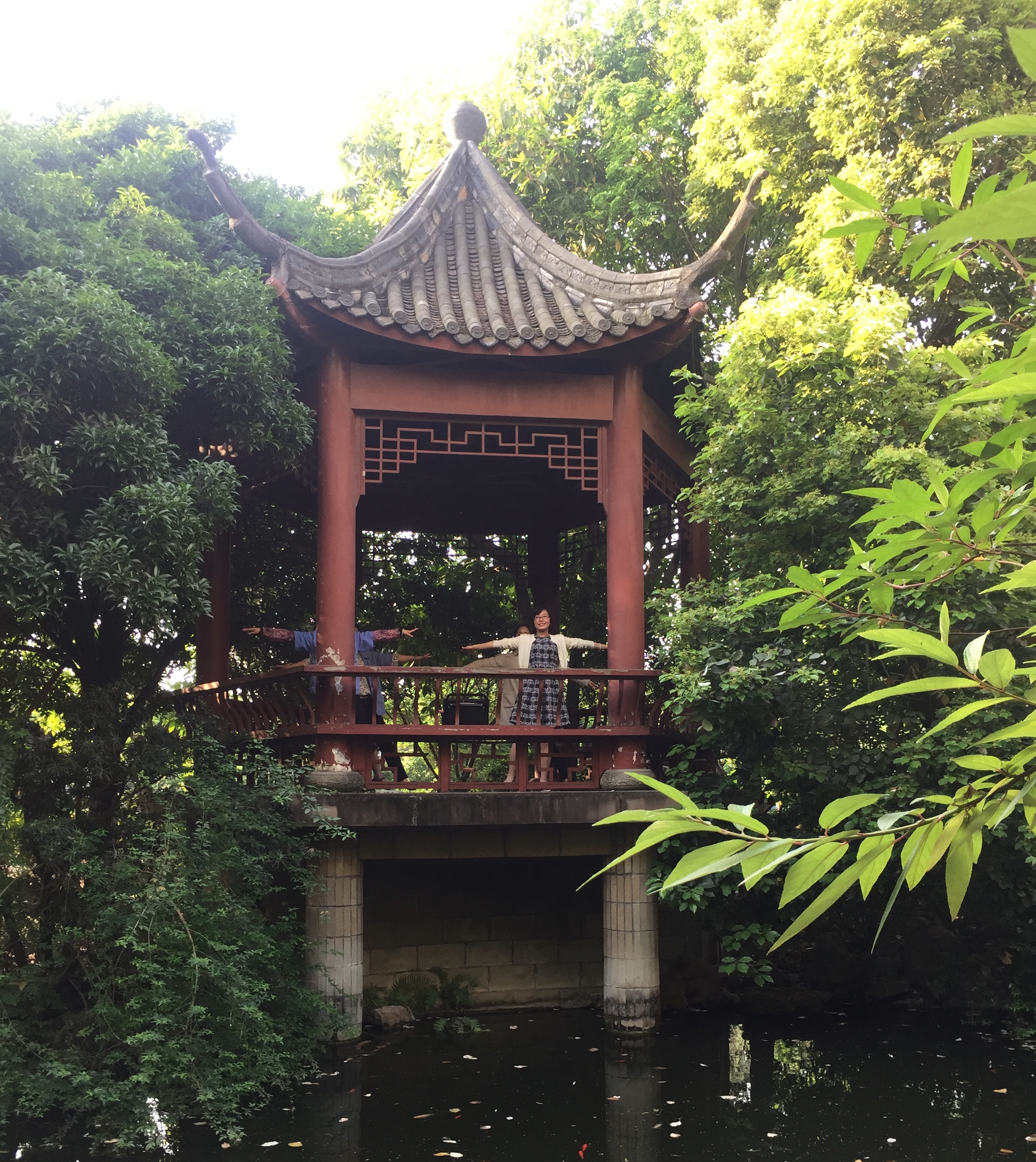 万搏（中国）万搏人的美好清晨之亭中舞