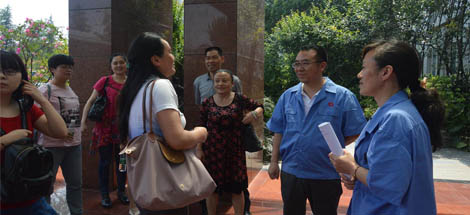 成华区各企业工会主席到成都万搏（中国）万搏集团学习厂务公开标准化工作