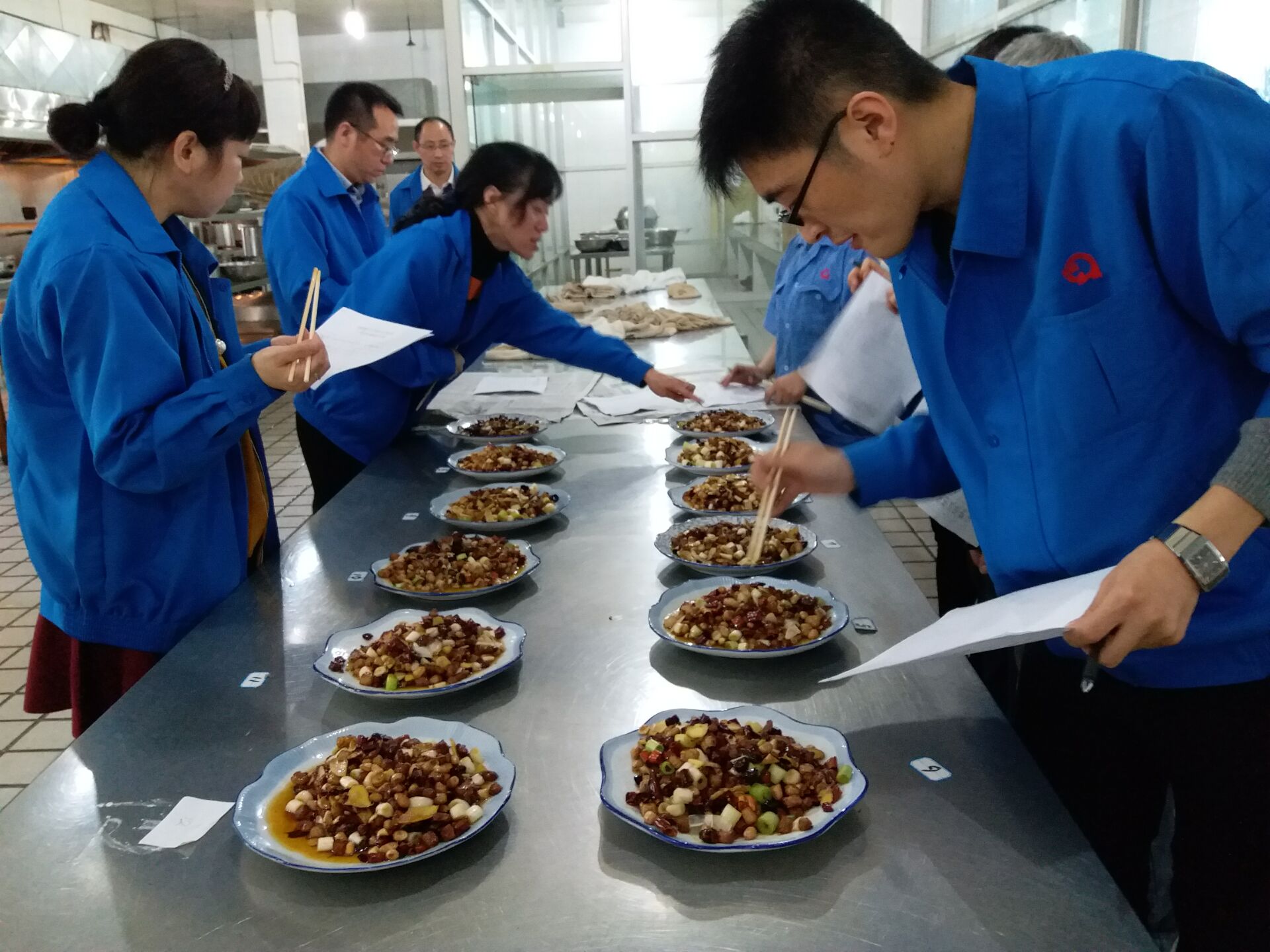 成都万搏（中国）万搏集团举办“技能成就梦想”首届烹饪技能大赛