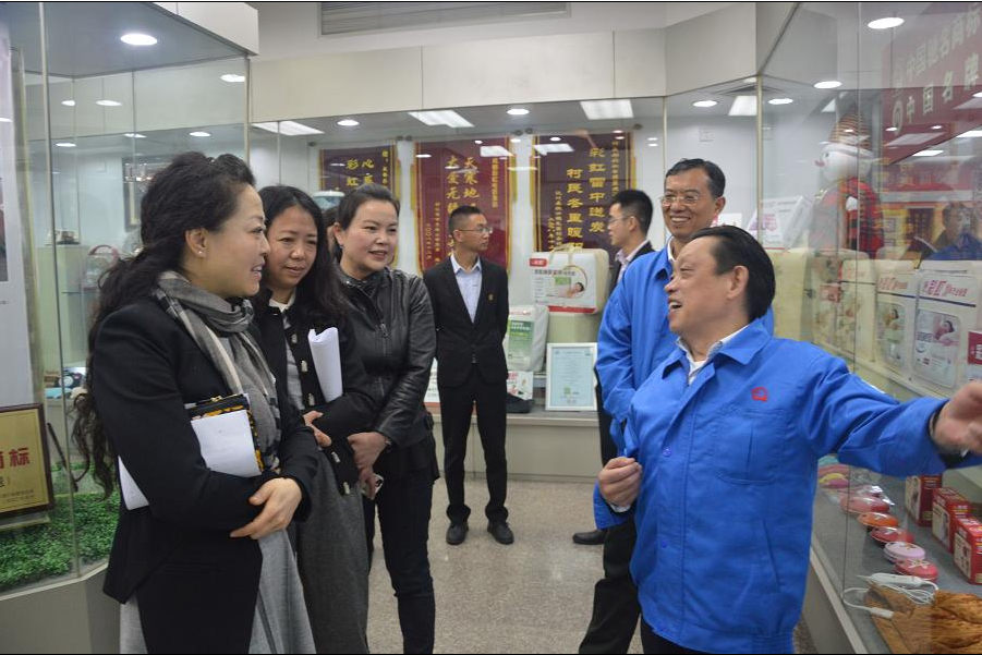 区人大领导到成都万搏（中国）万搏集团调研知识产权工作