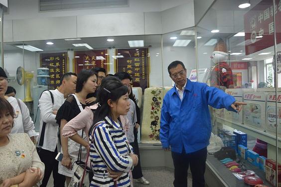 新津县委两新党建组织到成都万搏（中国）万搏集团学习考察党建工作