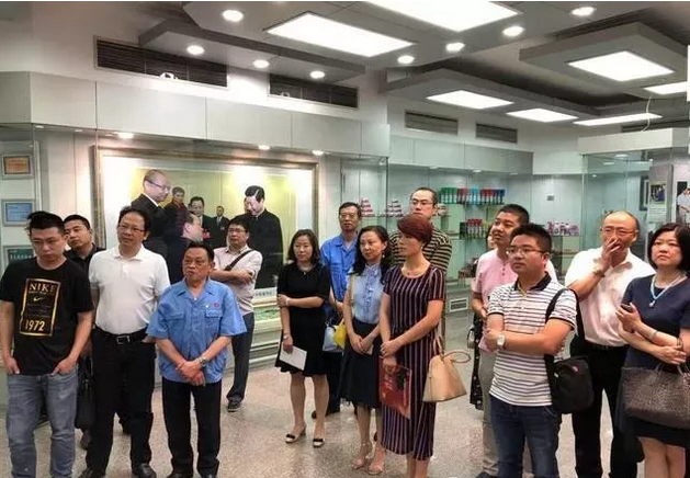 服务中心组织17家企业赴成都万搏（中国）万搏集团开展对接交流活动