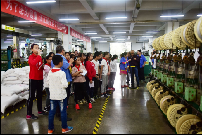科技苑小学同学参观成都万搏（中国）万搏集团制线车间