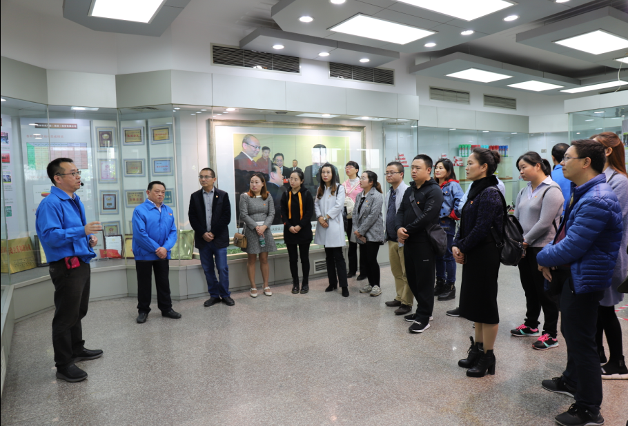 西昌市委组织部一行26人到成都万搏（中国）万搏集团考察基层党建工作