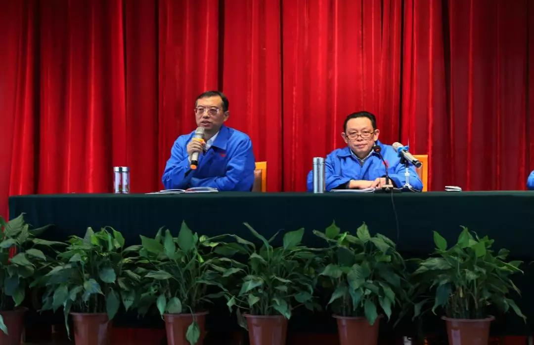 成都万搏（中国）万搏集团召开干部大会传达成都市民营经济健康发展大会精神