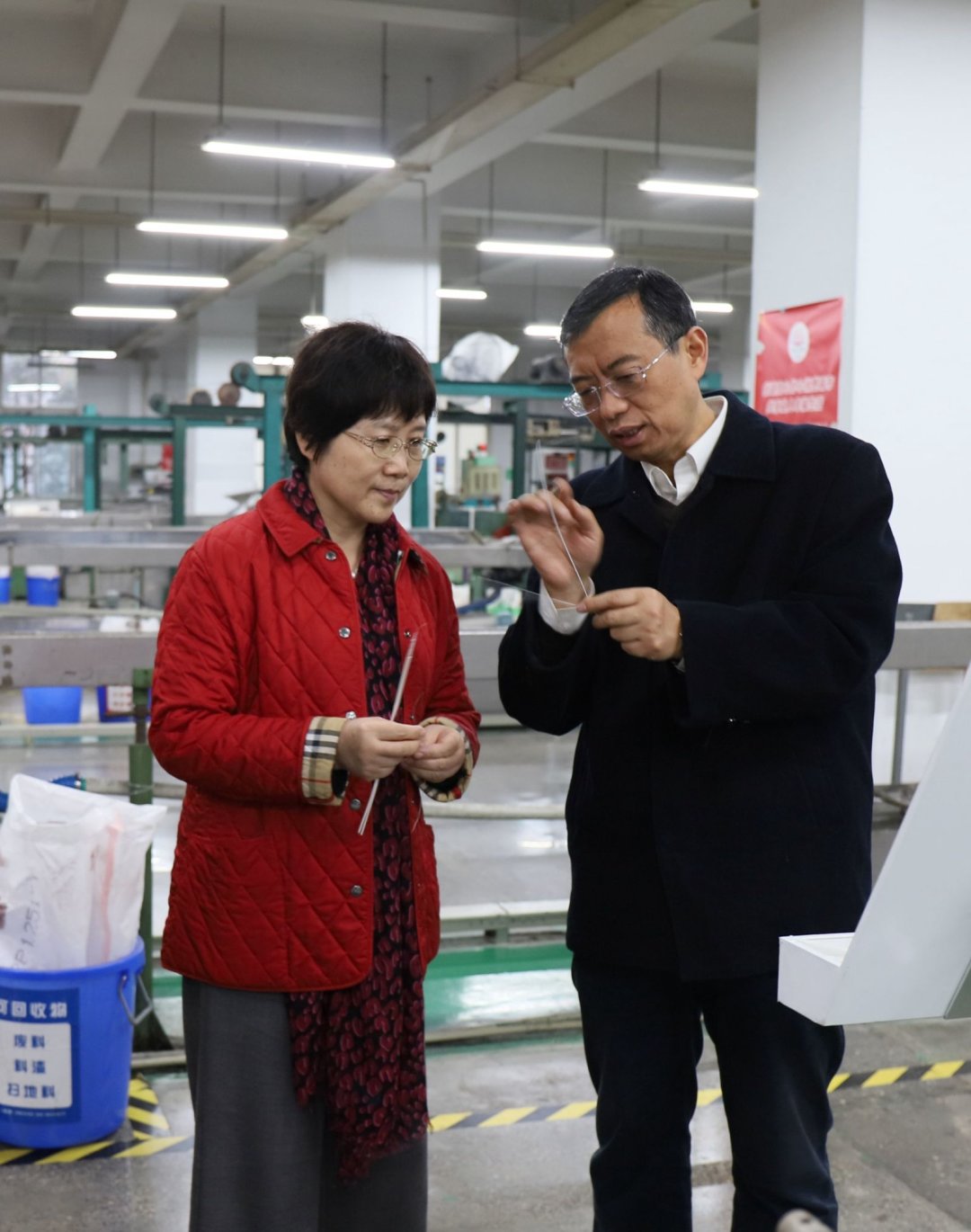 中国轻工业联合会副会长何烨一行莅临成都万搏（中国）万搏集团参观指导