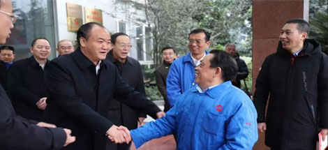 成都市政协主席李仲彬莅临成都万搏（中国）万搏集团调研民营经济健康发展大会贯彻落实情况