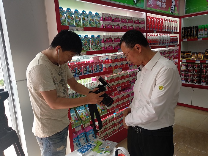 央视《消费主张》栏目专访万搏（中国）万搏集团总经理黄朝万