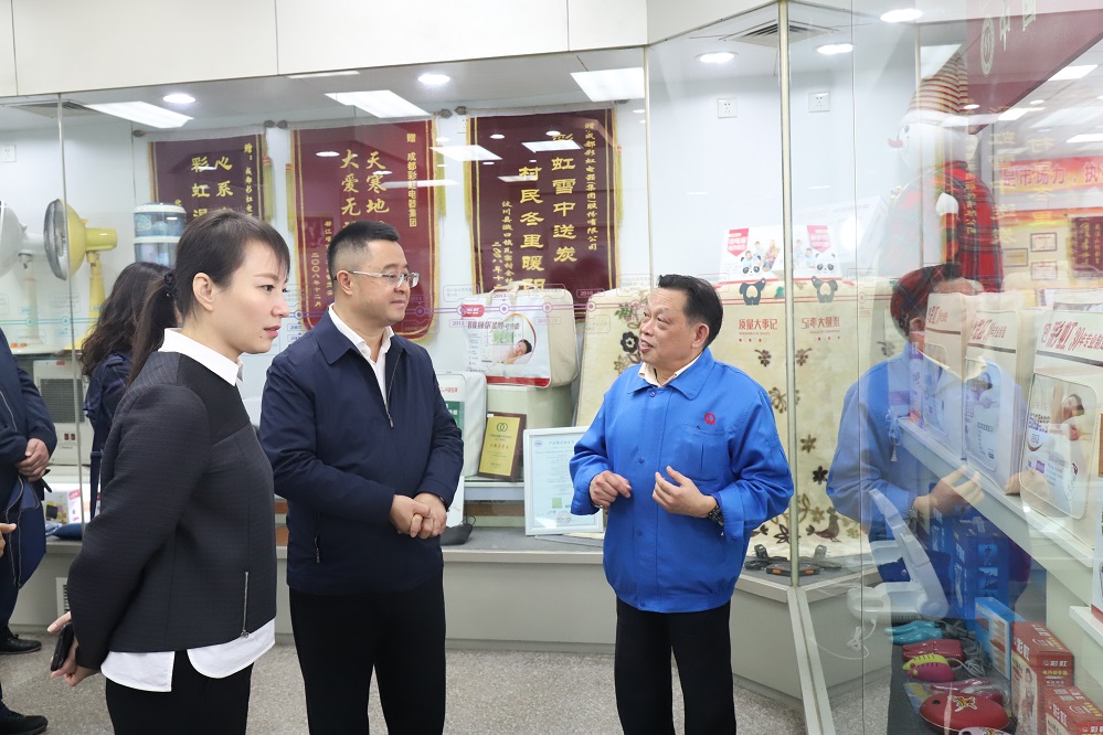 省委政法委副书记李世成一行莅临成都万搏（中国）万搏集团调研