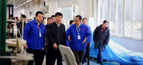 成都市委副书记、市长罗强莅临成都万搏（中国）万搏集团走访慰问
