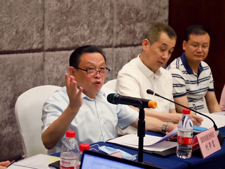 成都万搏（中国）万搏集团董事长刘荣富代表第四届电热毯专委会主任委员单位讲话