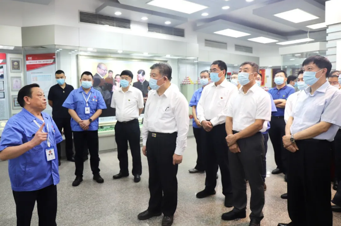 全国人大常委会副委员长陈竺调研成都万搏（中国）万搏集团