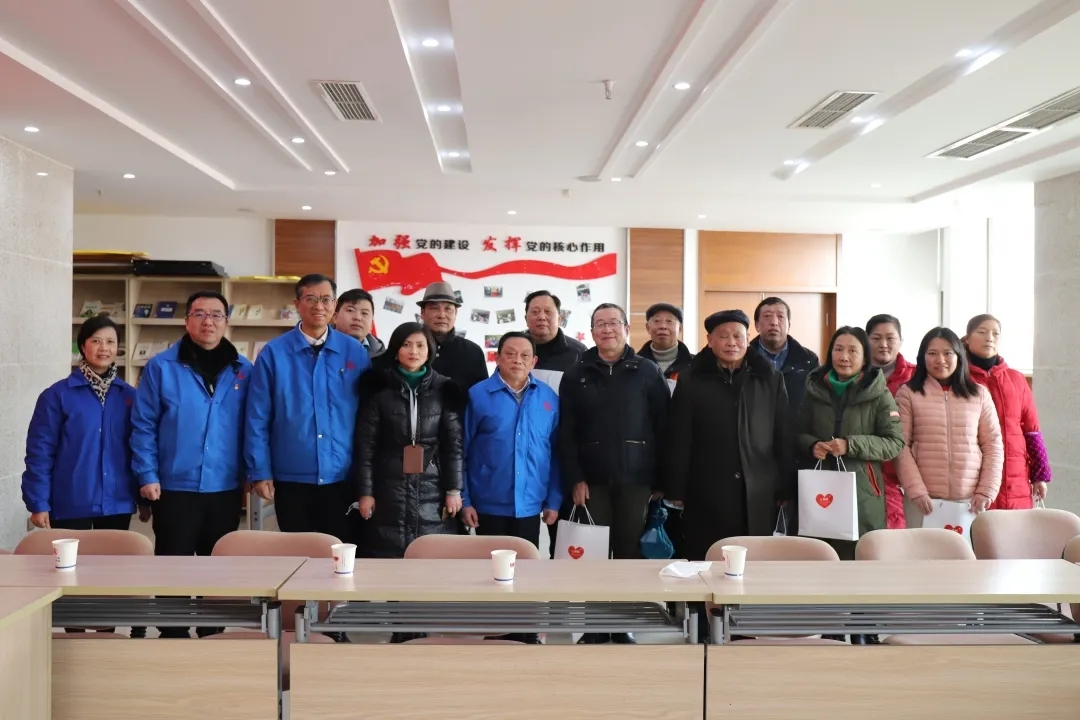 成都万搏（中国）万搏集团接访日活动暨春节前的结对帮扶贫困万搏在线登录慰问活动，积极推进社区发展治理工作